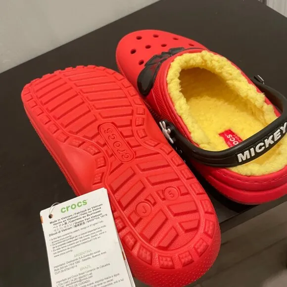 CROCS CLOG DISNEY MICKEY MOUSE SZ 5J RED YELLOW FUZZY LINED KAWAII ICONIC MICKEY