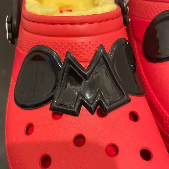 CROCS CLOG DISNEY MICKEY MOUSE SZ 5J RED YELLOW FUZZY LINED KAWAII ICONIC MICKEY