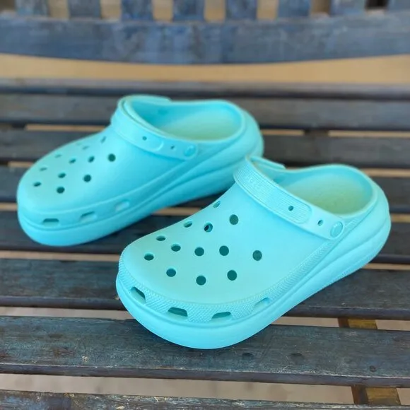 Crocs Crush Clog Unisex-Adult 10M/12W Aqua Blue  Slip-On Platform Sandal Light