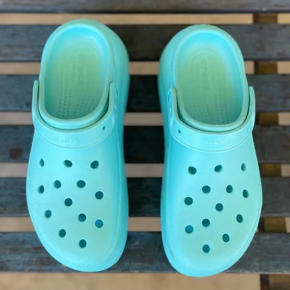 Crocs Crush Clog Unisex-Adult 10M/12W Aqua Blue  Slip-On Platform Sandal Light