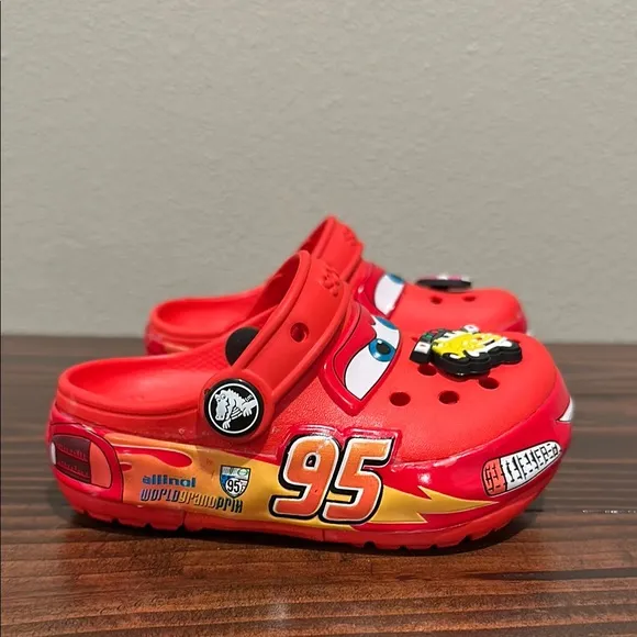 CROCS Lightning McQueen Size: 8C