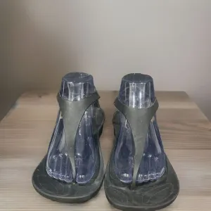 Crocs Sexi Flip Flop‎ Sandals Solid Black Thong Serena  Women's Size 9  RARE