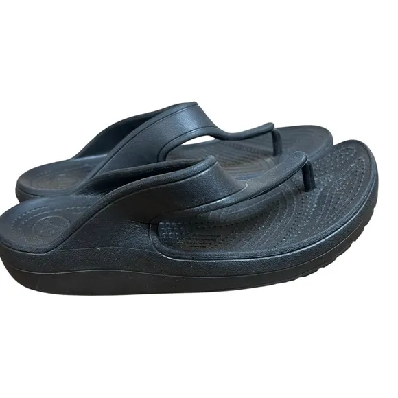 CROCS Sloane Women’s Comfort Sandal Slip-on Thong Platform Thick Straps Black 11