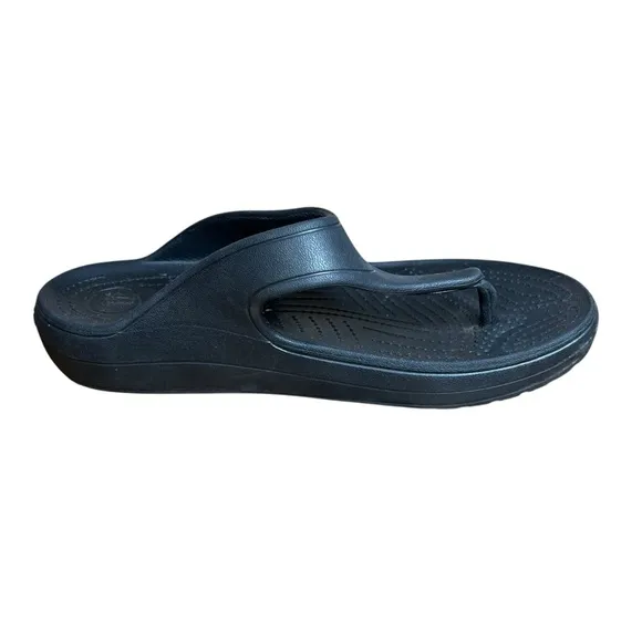 CROCS Sloane Women’s Comfort Sandal Slip-on Thong Platform Thick Straps Black 11