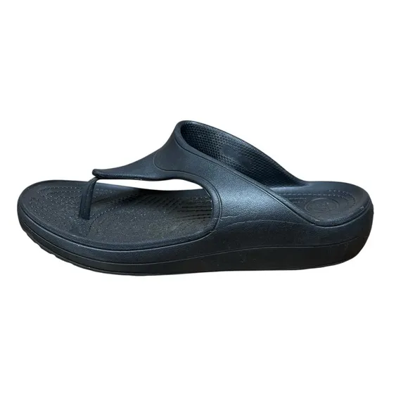 CROCS Sloane Women’s Comfort Sandal Slip-on Thong Platform Thick Straps Black 11