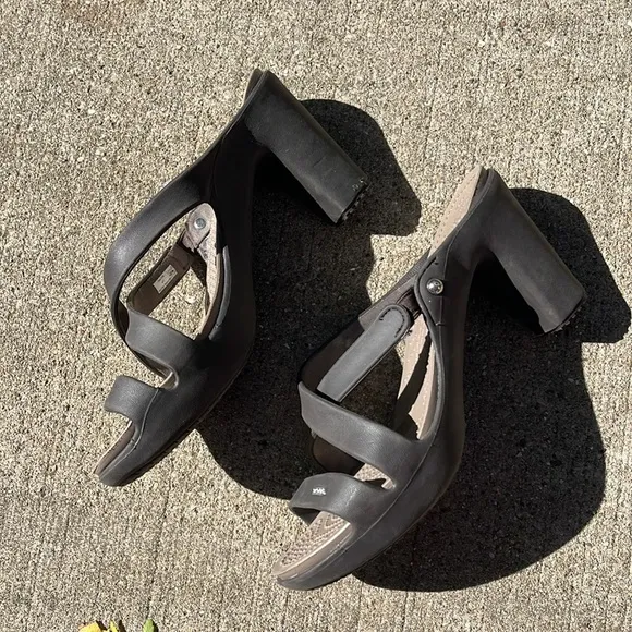 CROCS women’s sandals heels Cyprus heel chunky platform comfort size 11