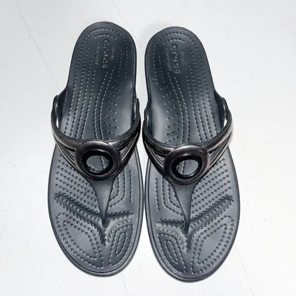 Crocs Women's Sanrah Sandal Size 9 Thong Slide Black Low Wedge Ring Detail