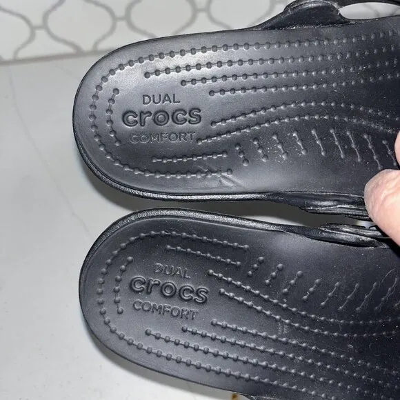 Crocs Women's Sanrah Sandal Size 9 Thong Slide Black Low Wedge Ring Detail