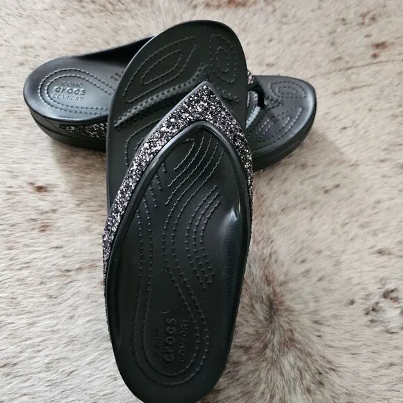 Crocs Sloane Women's Glitter Wedge Flip Flops Sandals Black Size 9 NEW
