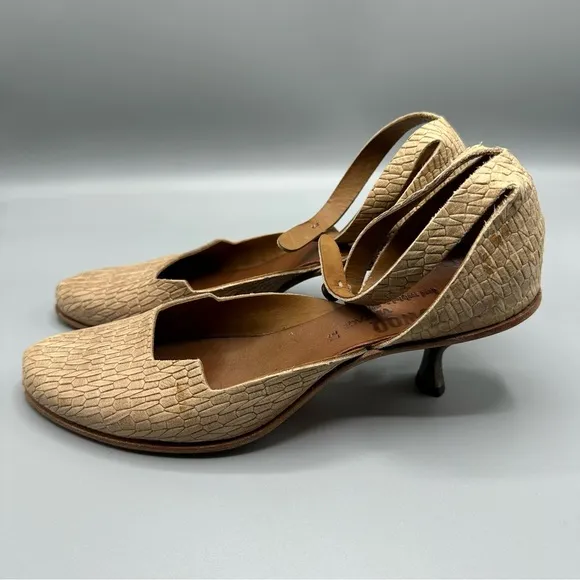 Cydwoq unique leather kitten heel ankle strap brown Beige shoes heels