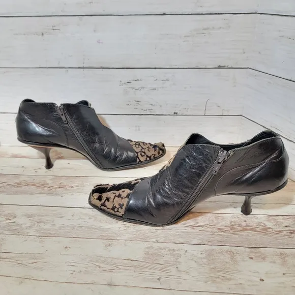 Cydwoq Vintage calfhair and leather booties