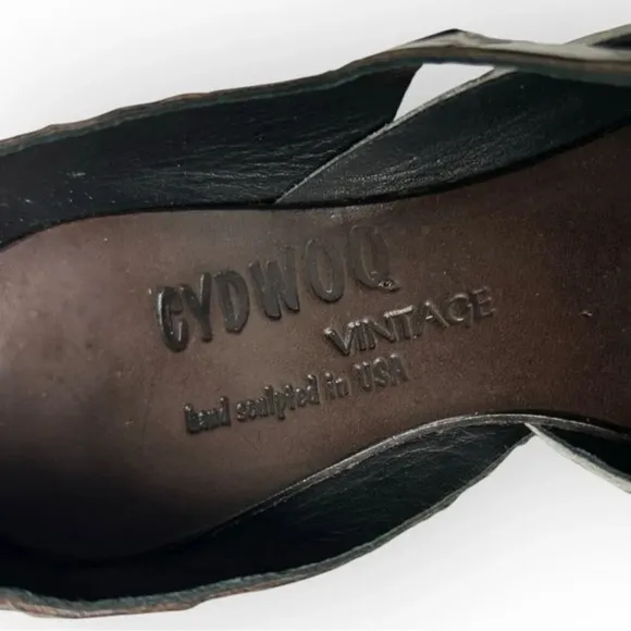 Cydwoq Vintage Wing Brown Kitten Heel Shoe 36.5
