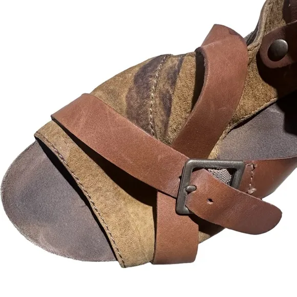 Dansko Dominique T-Strap Wedge Sandals Leather Size 39