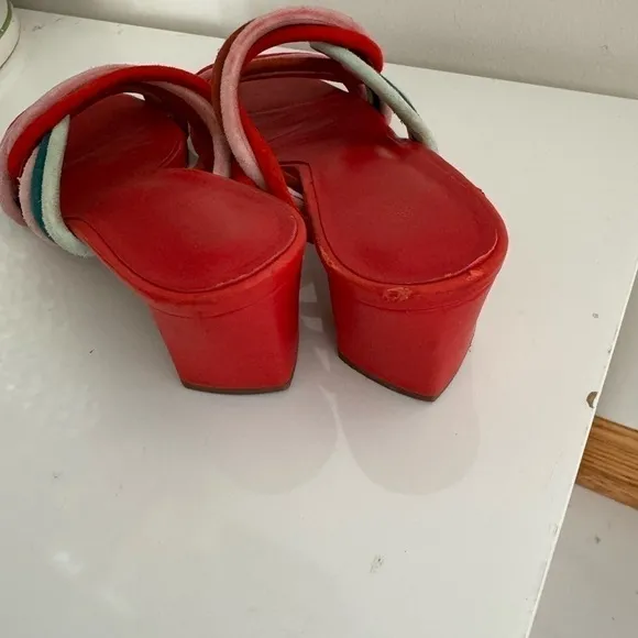 Diane Von Furstenberg red multi color leather sandals, size 9M