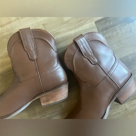 Dingo Short boots sz 9