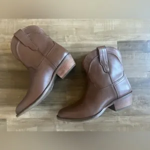 Dingo Short boots sz 9