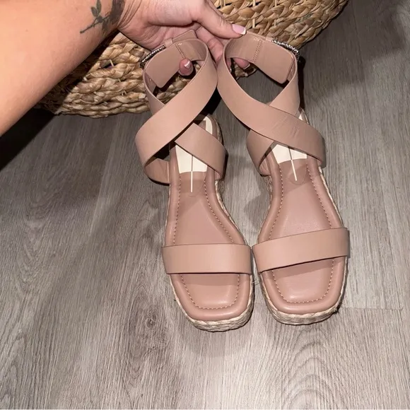 DOLCE VITA Cannes Sandal in Cafe Leather