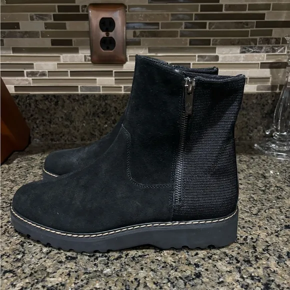 Donald J. Pliner Black leather short Boots