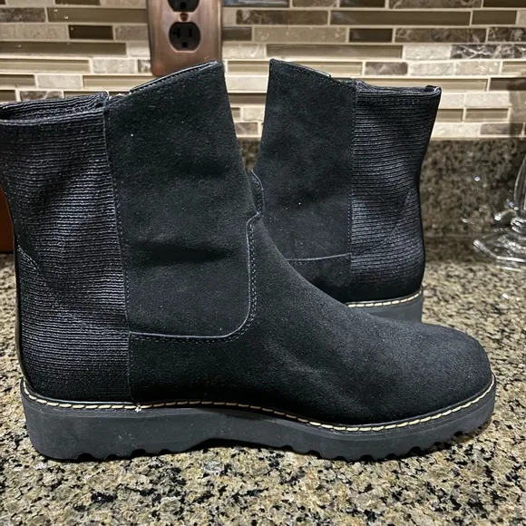 Donald J. Pliner Black leather short Boots