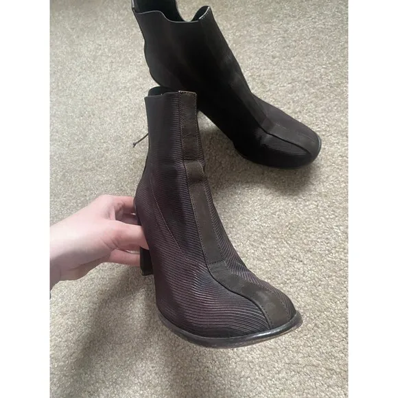 Donald J. Pliner Brown/Maroon Heeled Boots Size 6.5 Made in Spain