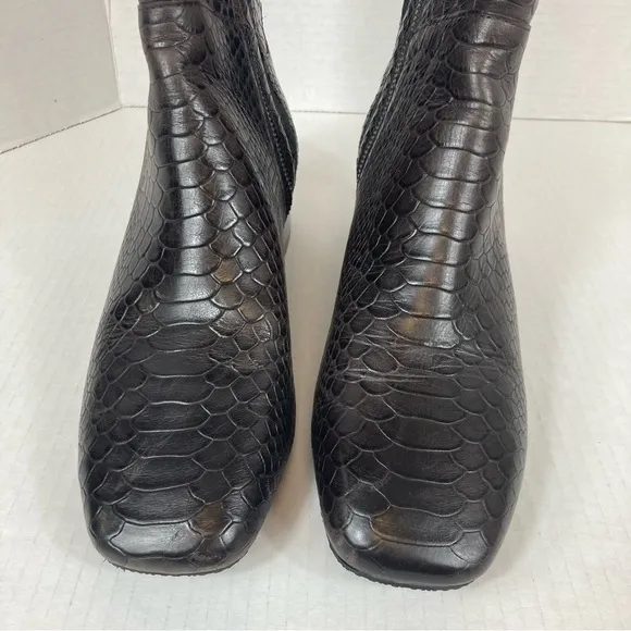 Donald Pliner Annika Tall Boots Size 9M