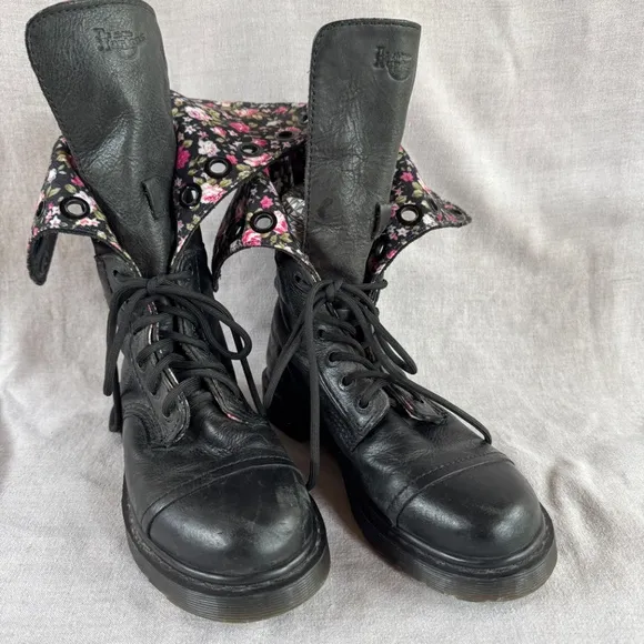 Dr. Martens Triumph 1914 Black Leather Floral Fold Over Lace Up Boots US Size 8