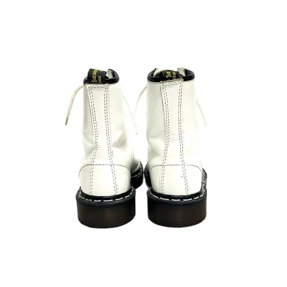 DR. MARTENS | Vintage 1990s white leather 8-eye original boots MADE IN ENGLAND