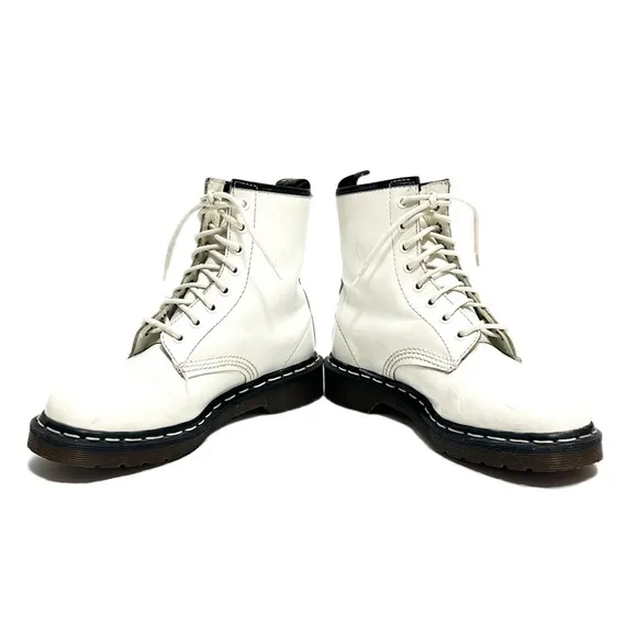 DR. MARTENS | Vintage 1990s white leather 8-eye original boots MADE IN ENGLAND