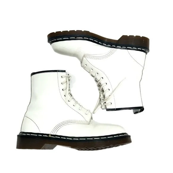 DR. MARTENS | Vintage 1990s white leather 8-eye original boots MADE IN ENGLAND