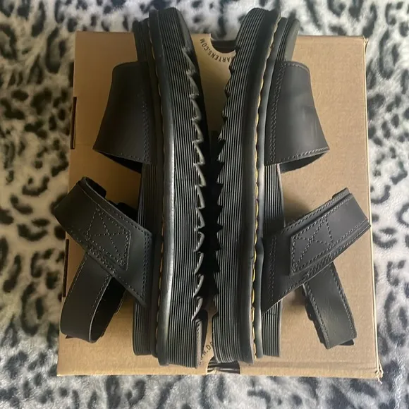 Dr Martens Voss Hydro Fisherman Leather Strap Sandals Womens Size 9 Unisex
