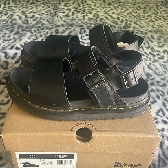 Dr Martens Voss Hydro Fisherman Leather Strap Sandals Womens Size 9 Unisex