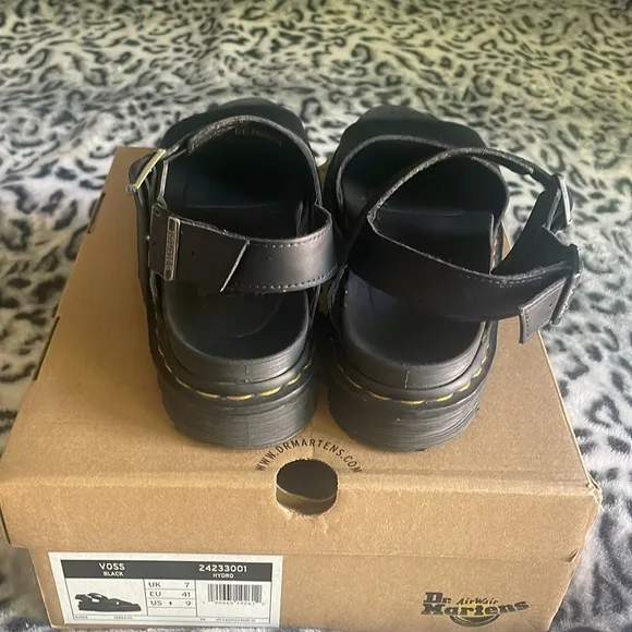 Dr Martens Voss Hydro Fisherman Leather Strap Sandals Womens Size 9 Unisex