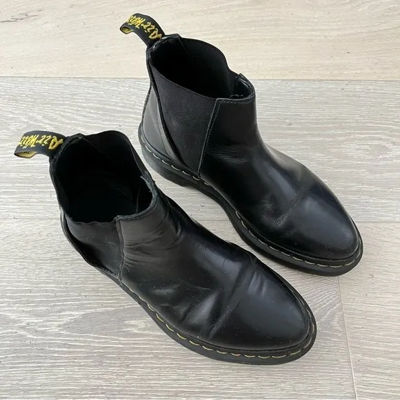 Dr. Martens Women's Black Leather “Bianca” pull on Chelsea Short boots 5