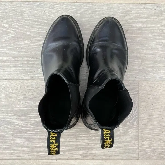 Dr. Martens Women's Black Leather “Bianca” pull on Chelsea Short boots 5