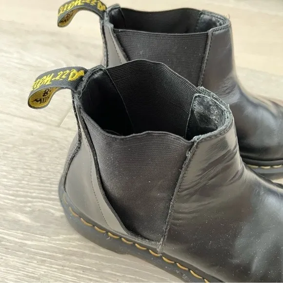 Dr. Martens Women's Black Leather “Bianca” pull on Chelsea Short boots 5