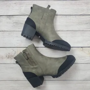 Dr Scholl's NIB Level Best boot, 8.5, olive