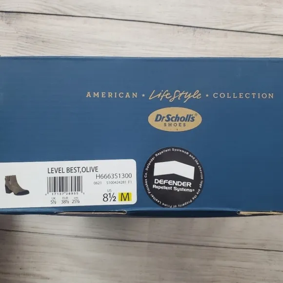 Dr Scholl's NIB Level Best boot, 8.5, olive