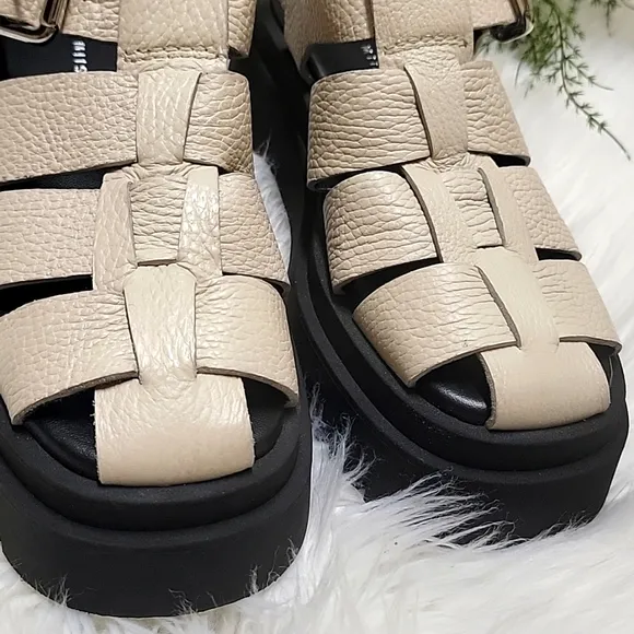 E8 by MIISTA | Kornelia Pebbled Leather Caged Platform Sandals