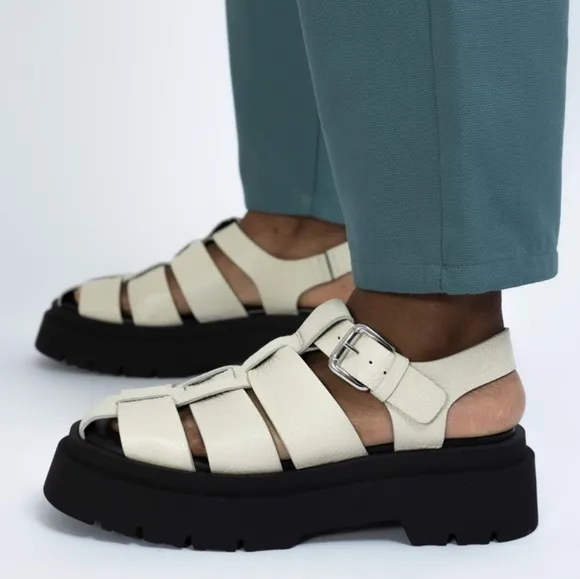 E8 by MIISTA | Kornelia Pebbled Leather Caged Platform Sandals
