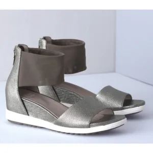 EILEEN‎ FISHER Vibe Wedges Metalic Silver Sandals Comfort Zip Up Size 8.5 NWOT