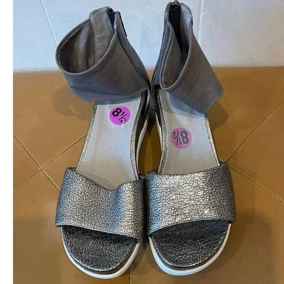 EILEEN‎ FISHER Vibe Wedges Metalic Silver Sandals Comfort Zip Up Size 8.5 NWOT