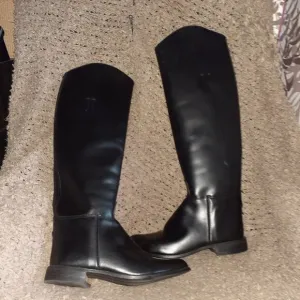 EQUESTRIAN RIDING BOOTS-Black Leather/Lined (Top)-21.25&quot; Tall-Size 8.5 Men-NWOB