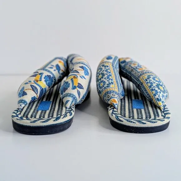 Farm Rio Puffy Sandals Womens 7 Navy Blue Yellow Flip Flops Floral Fabric Resort