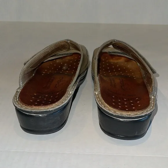 Finn Comfort Moss Green Leather Jamaika Walking Sandals