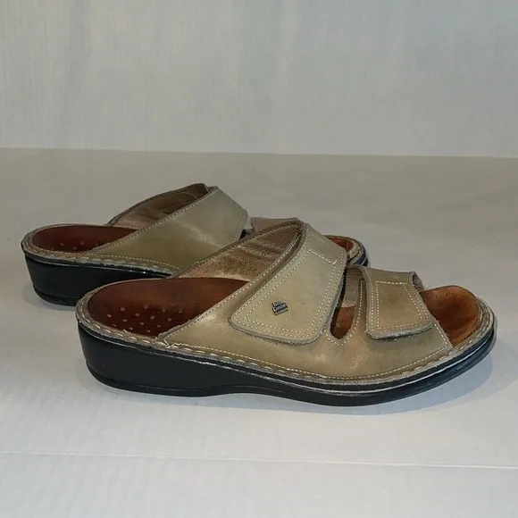 Finn Comfort Moss Green Leather Jamaika Walking Sandals