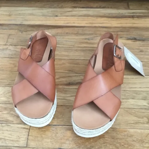 Five Worlds Juniper platform sandals