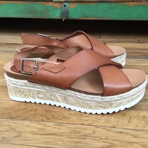 Five Worlds Juniper platform sandals