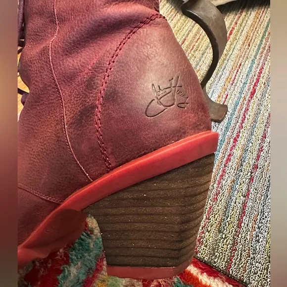 Fluevog EXCELLENT Hopefuls Serene burgundy lace up boots with buffed toe - 8.5/9