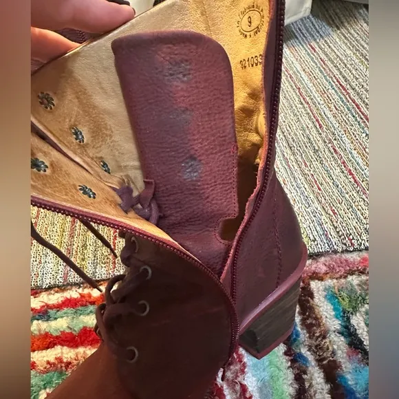 Fluevog EXCELLENT Hopefuls Serene burgundy lace up boots with buffed toe - 8.5/9