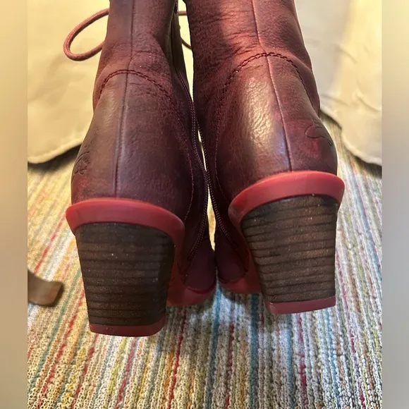 Fluevog EXCELLENT Hopefuls Serene burgundy lace up boots with buffed toe - 8.5/9
